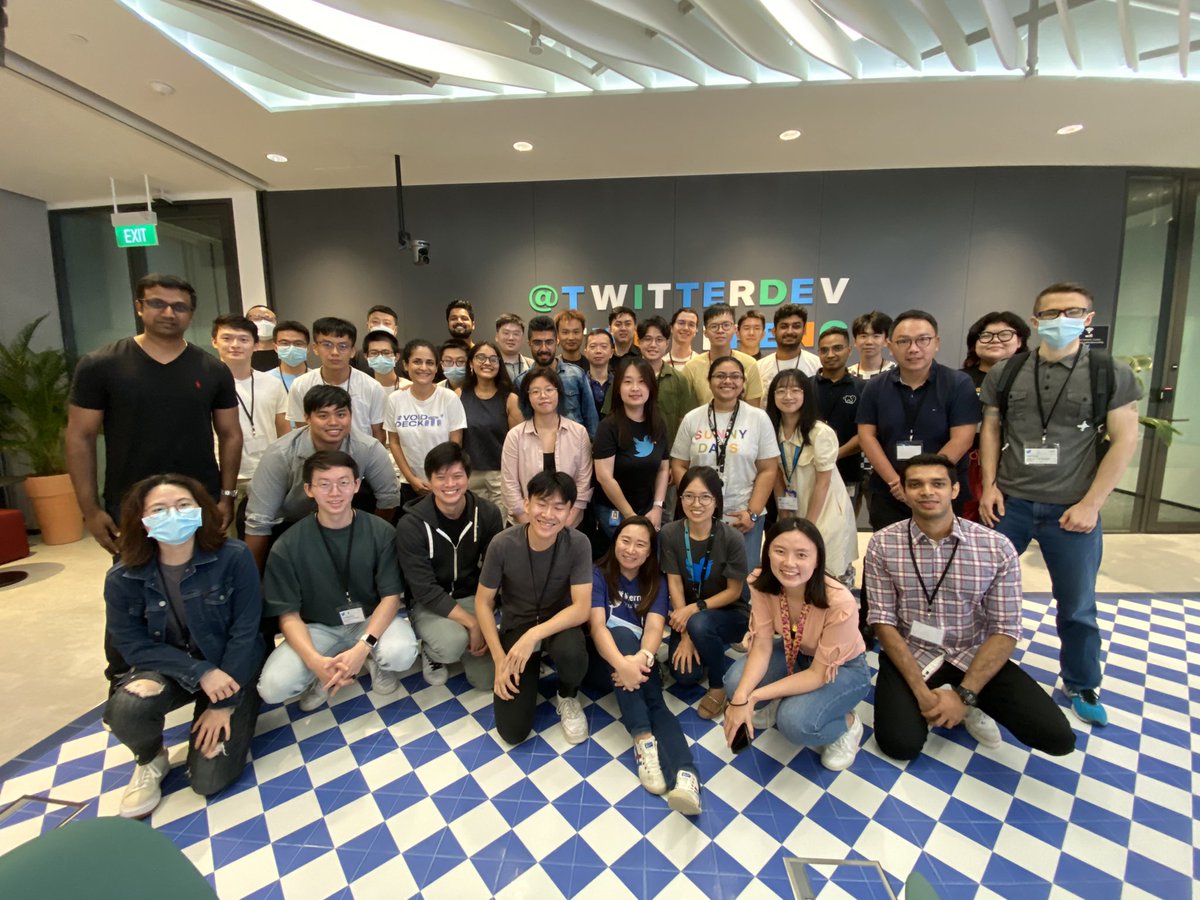 VaibhaviDesai's tweet photo. Twitter API v2 meet-up with @_mei_li_ &amp; @elyssa_li at @TwitterSG - it was fun meeting and interacting with the academic research community in Singapore :)
@TwitterDev @TwitterEng #BuildWhatsNext https://t.co/fdmb3Yx4tf