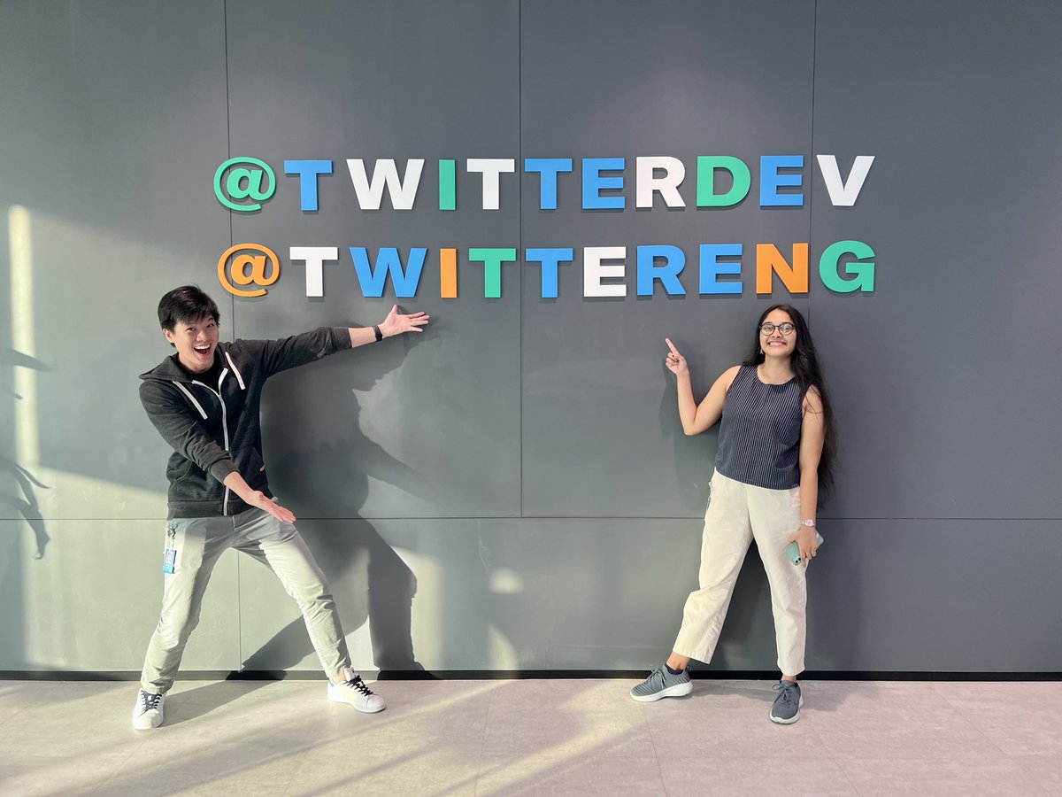 VaibhaviDesai's tweet photo. Twitter API v2 meet-up with @_mei_li_ &amp; @elyssa_li at @TwitterSG - it was fun meeting and interacting with the academic research community in Singapore :)
@TwitterDev @TwitterEng #BuildWhatsNext https://t.co/fdmb3Yx4tf