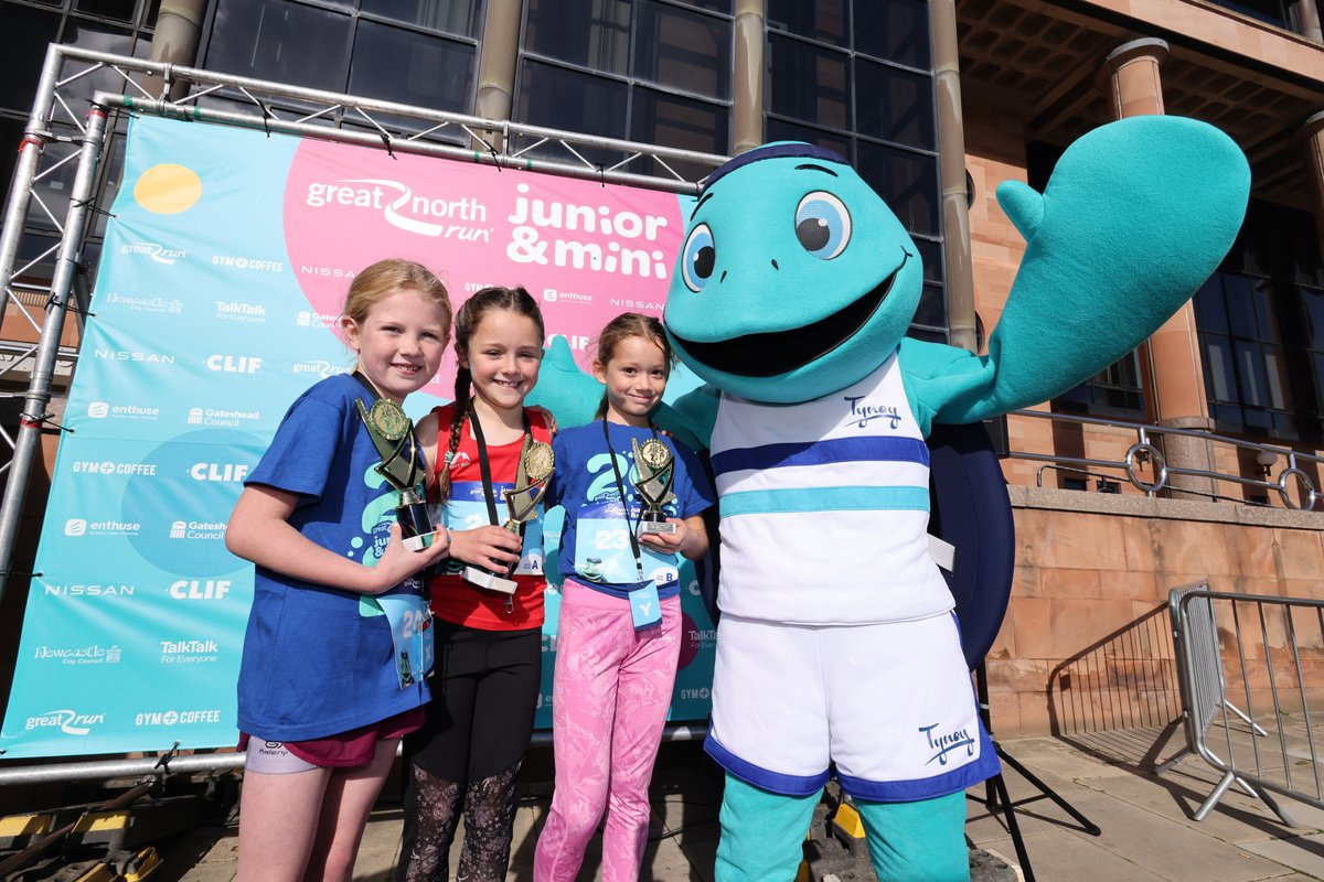 Junior and Mini Great runners we loved seeing you all on Saturday! 😍

Did you get any photos of our Official Great Run mascot, Tyney?! 🐢Make sure you keep sharing your photos using #JuniorMiniGNR 📸