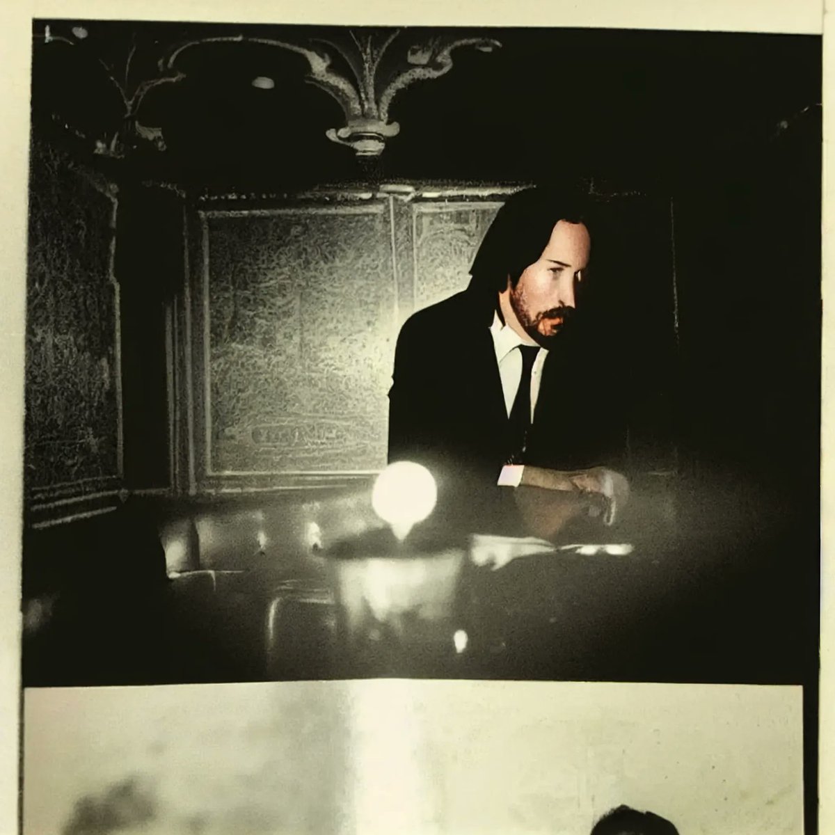 mitchelldanger's tweet photo. Questionable found paparazzi footage of John Wick sitting in a gentleman's club in London

#paparazzi  #AIArt #Midjourney #MidjourneyArt #AICreations #DigitalArt #DigitalArtist #Keanu #KeanuReeves #FoundFootage #OldFootage #midnightcowboy https://t.co/ogsjRmNrU6