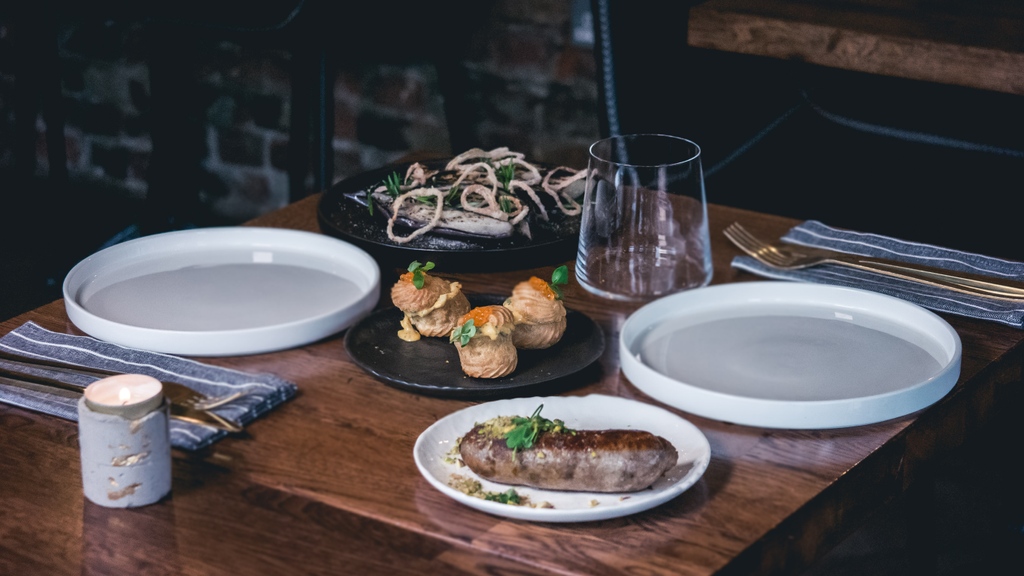 We're excited to announce that we are going to be open for lunch Thurs-Sat between 12 and 2pm.⁠
⁠
We'll have a smaller lunch menu available as well as a lunch sharing menu for £30pp.⁠
⁠
Did we mention we have a brand new autumn menu aswell?⁠
⁠
smokeandsalt.com