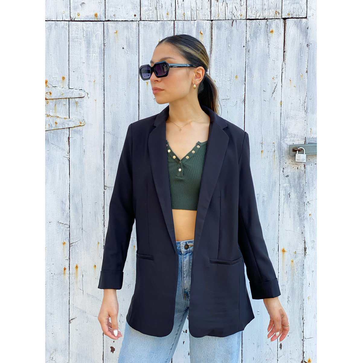 BiscuitGeneral's tweet image. Cropped henley with gold hardware. Comes in hunter green or black - by Biscuit Label.
.
#northendhfx #shopnorthendhfx #visitNS #visithalifaxns #canadianboutique #shoplocalhfx