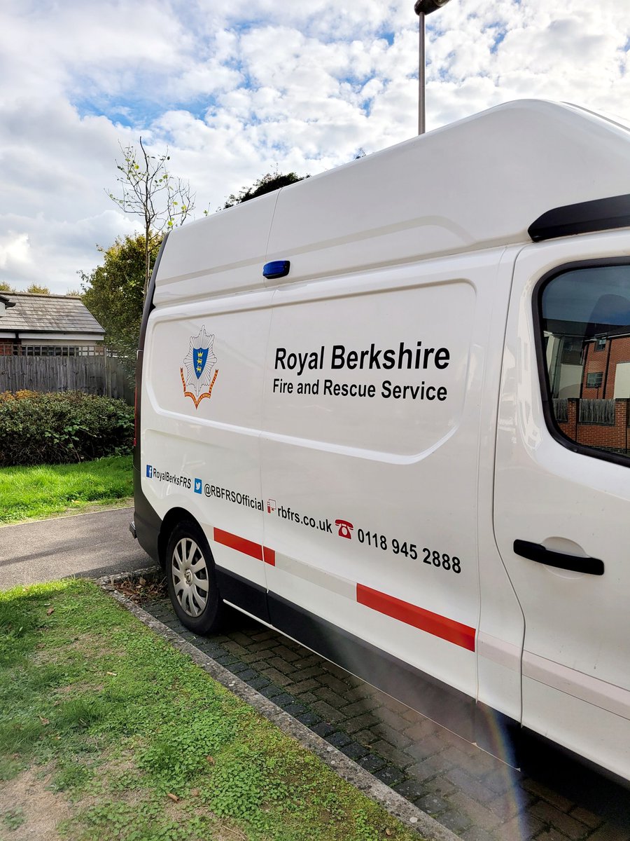 Out with the wonderful Safe and Well techs <a href="/RBFRSofficial/">Royal Berkshire Fire and Rescue Service</a> visiting vulnerable people, providing equipment and advice to reduce their fire risk at home. Finding OT fits in so well with their person-centred approach and exploring how it can add even more value. <a href="/OTPlacementsCU/">Cov Uni OT Placement Team</a>