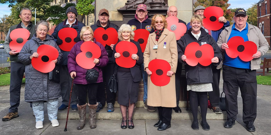bridtowncouncil's tweet photo. Today the Veterans of Bridlington have placed the event poppies on the fencing around the War Memorial gardens in preparation for Remembrance Day. Thank you. ❤️ #lestweforget #wewillrememberthem https://t.co/7MzNvftCeM