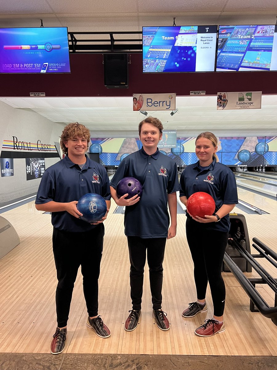 EHS Unified Bowling:
Our top scoring team took second place in their first tournament of the season! #eudoraproud #unifiedsports #bowlingchamps #kingpins #queenpins #inclusion