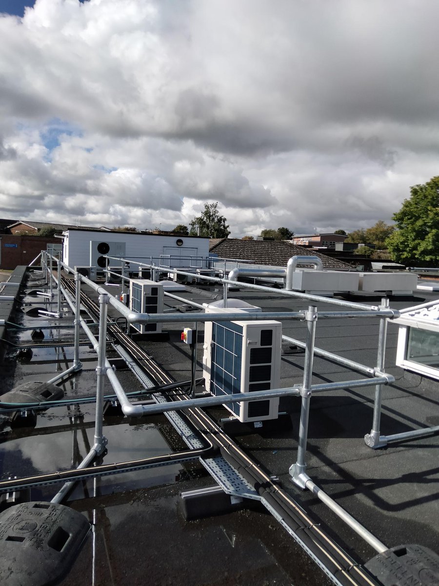 LtdTriangle's tweet photo. A recent job where we added some rooftop railings to a local hospital. These are used as a safety rail when maintenance is needed on the air con systems. Surveyed and installed in super quick time ☑️ #steelrailing #civilconstruction #civilcontractor #steelfabrication #counciljobs https://t.co/Cbo9o3PegS