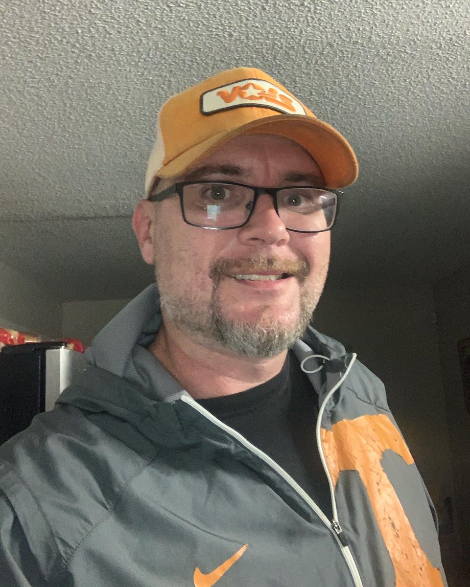 gimmesix6's tweet photo. #BamaHateWeek and profile update underway… I apologize for the delay and discomfort my not having my big orange in your throat caused any #FoldTide fans. https://t.co/7wpJZqyszx