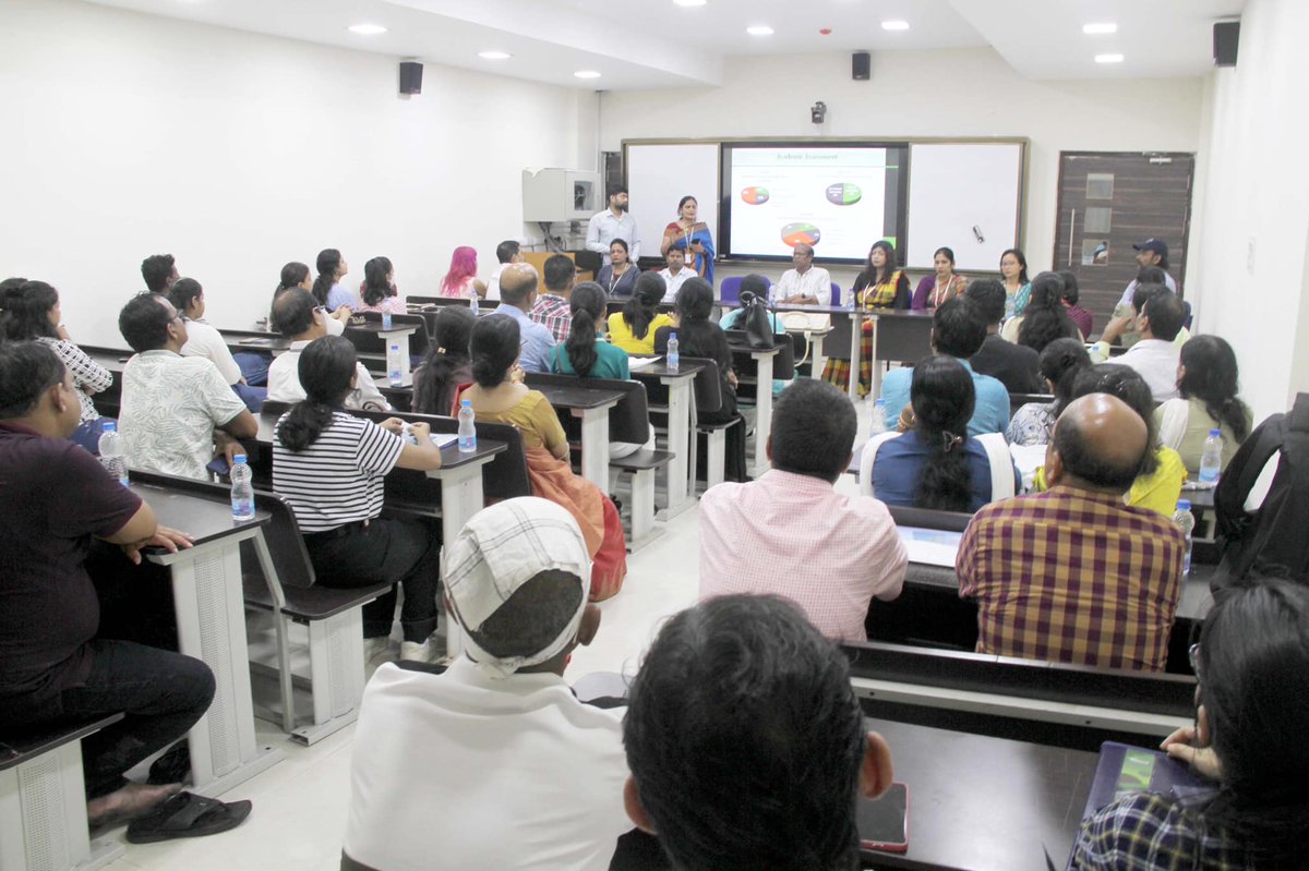 KIITUniversity's tweet photo. #KIIT School of Fashion Technology (KSFT) conducted an interactive session with parents and guardians of the freshers and briefed them about the opportunities, career prospects and way ahead for their wards. Here are some glimpses.

#kiit #kiituniversity #KSFT https://t.co/mOvVsvPsLS