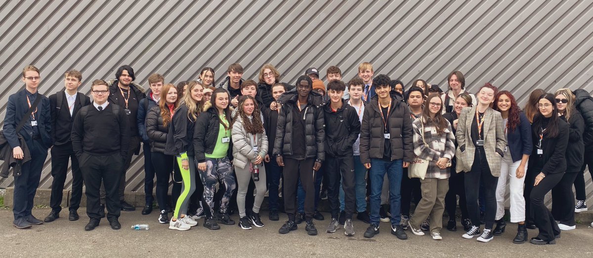 DBA6thForm's tweet image. Great morning with our Yr 12 students researching higher education and apprenticeship opportunities at the Manchester National Apprenticeship Show and Higher Education Expo.