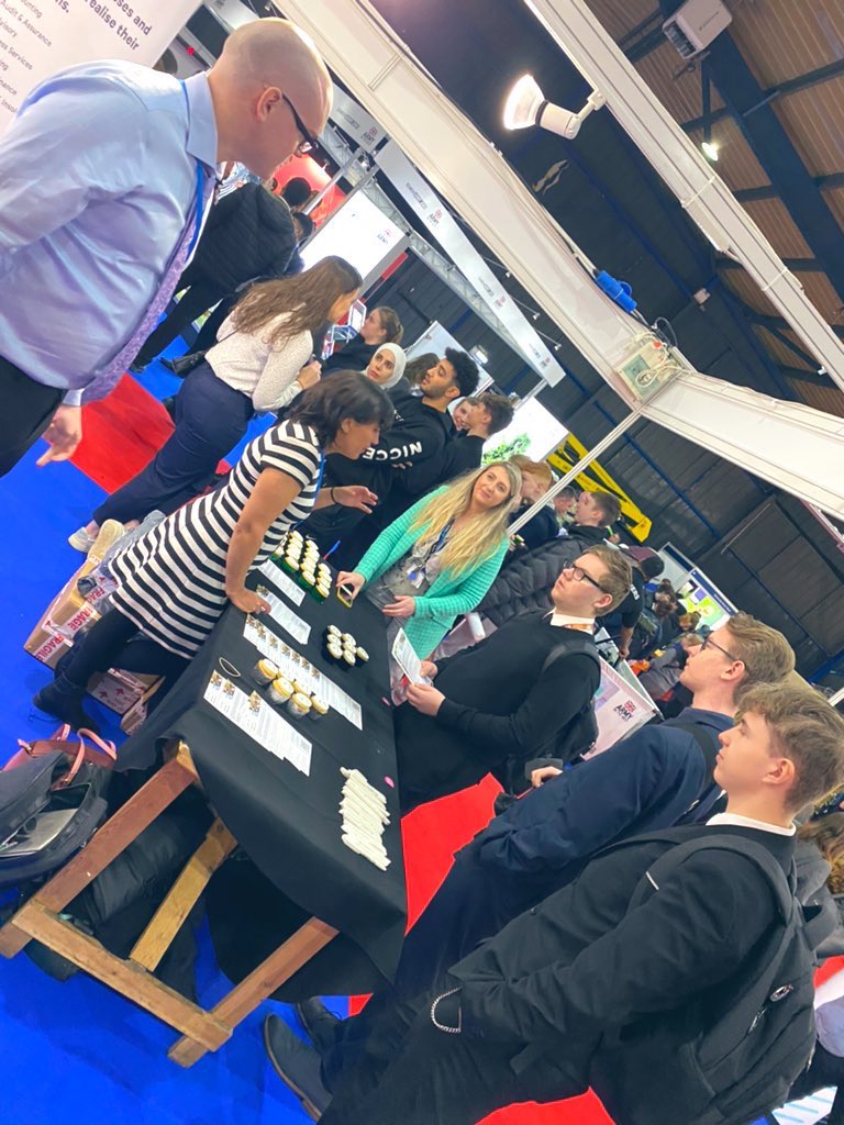 DBA6thForm's tweet image. Great morning with our Yr 12 students researching higher education and apprenticeship opportunities at the Manchester National Apprenticeship Show and Higher Education Expo.