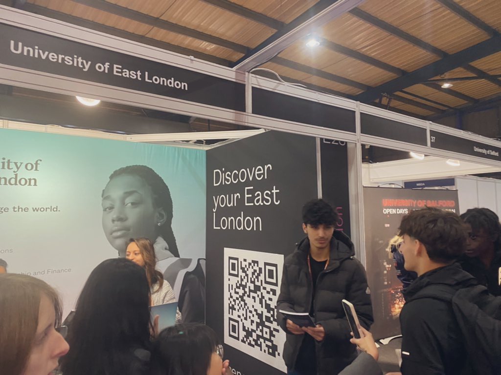 DBA6thForm's tweet image. Great morning with our Yr 12 students researching higher education and apprenticeship opportunities at the Manchester National Apprenticeship Show and Higher Education Expo.