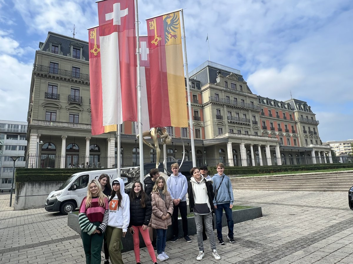 Mrs Javed tweet media