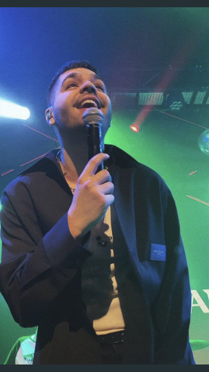 emir can iğrek cok yakisiklisin tweet bu kdr.