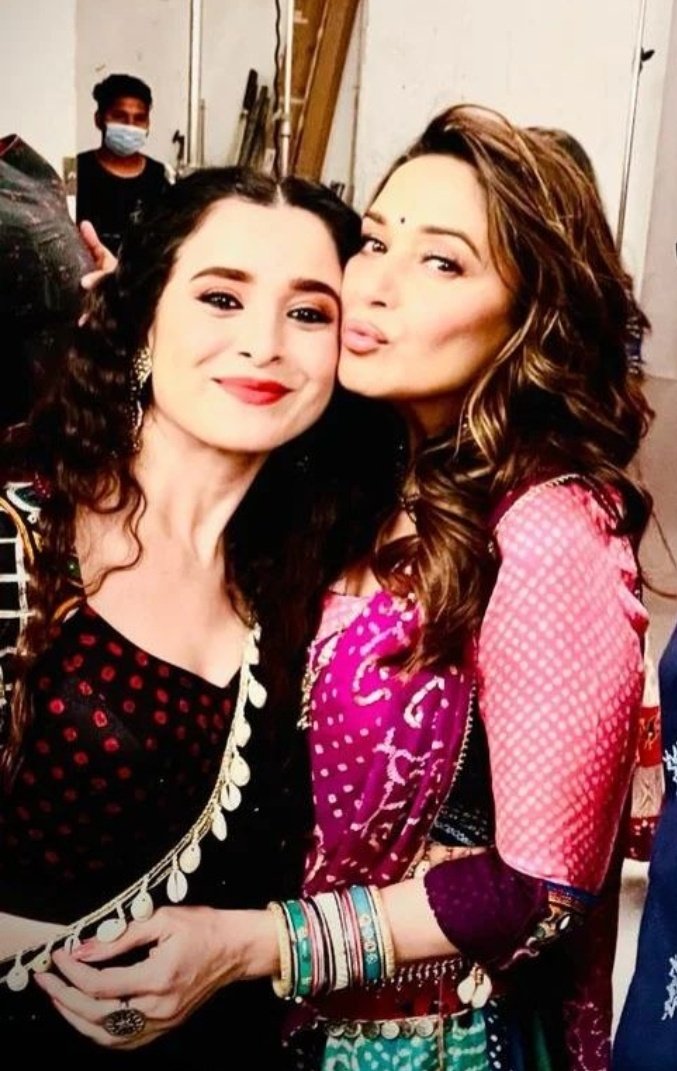 OMGGGG MY WOMEN😭🔥

#MadhuriDixit #SimoneSingh #MajaMa  #MajaMaOnPrime