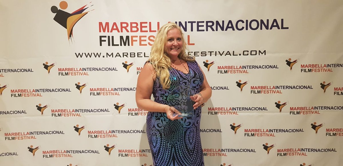 Talkinglens tweet media