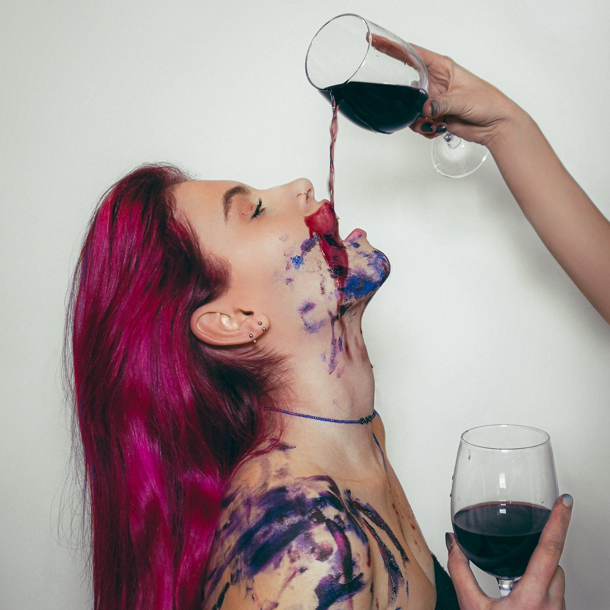 bat9r_ico's tweet photo. I called this shoot «Аrtgirls» and I think it's beautiful.  
I will never forget how difficult it is to wash off the paint from all the equipment))
What do you think?  I accept any grade)
#art #girlpower #color #Ukraine️ https://t.co/PvwwMa9CxQ