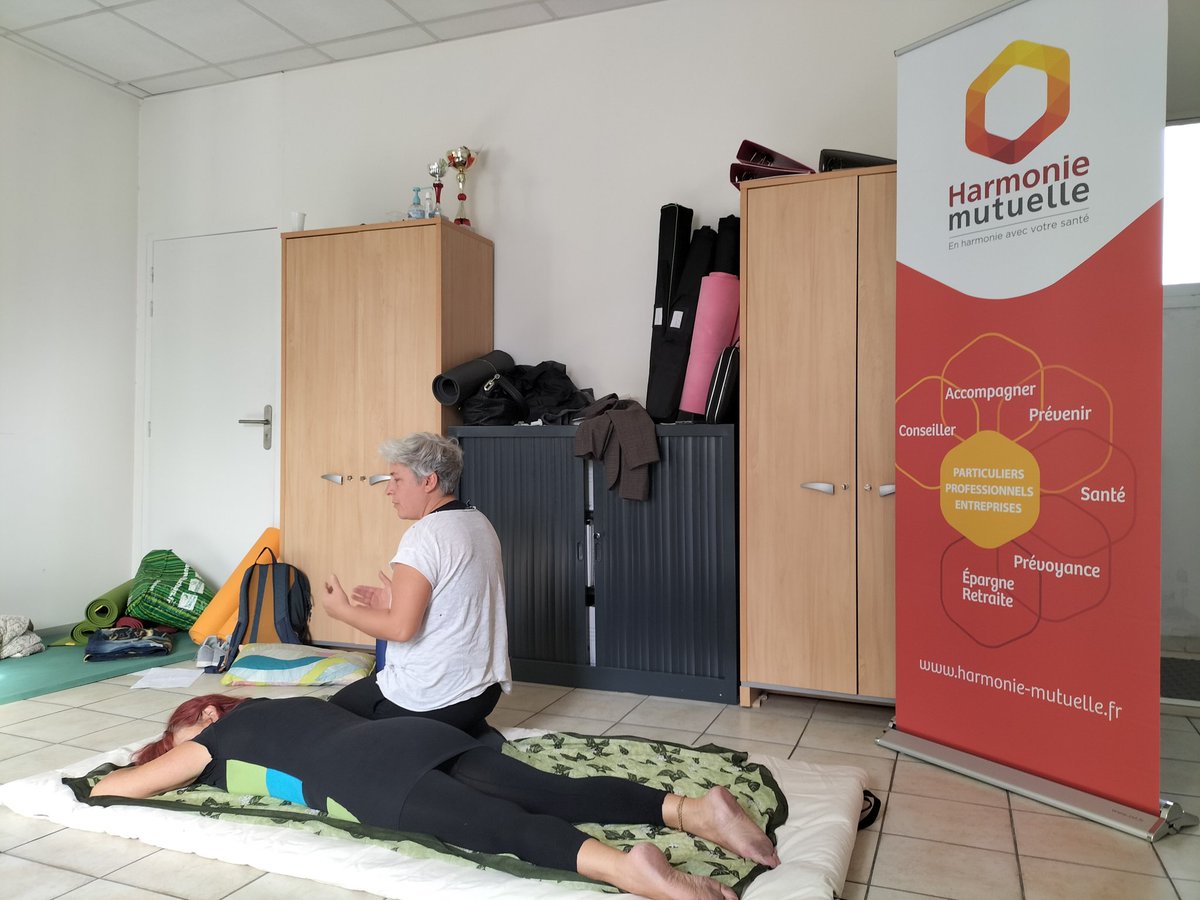 SusselN's tweet photo. Ce matin, un atelier d’initiation au #Do-In et au #Shiatsu 🙏, réservé aux élus @hmutuelleceven1 https://t.co/TsbZHSfIo8