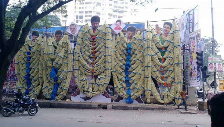 TVKHQ_Karnataka's tweet photo. Karnataka State Unforgettable Massive #Mersal Film Cutouts 🔥🔥

History Speaks Everything About The Rocking Celebration In Sampige Theatre 

#Beast #Varisu @actorvijay https://t.co/bSdmDU5kZm