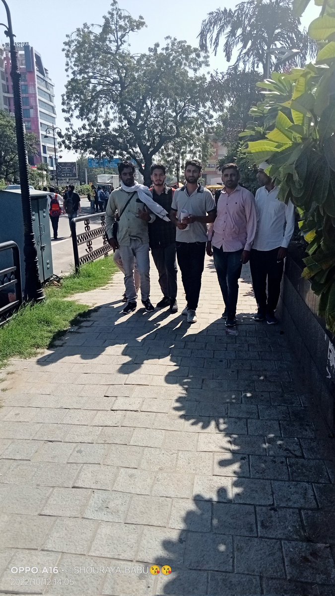 अभी विशेष शिक्षक साथियों का संघर्ष थमा नहीं है कई विधायकों को विशेष शिक्षकों की पीड़ा के बारे में बताया सभी साथियों ने सचिवालय में अधिकारियों से वार्ता की, और हमारे गुजरात के साथियों की पीड़ा भी सुनाई उन्होंने बताया कि 10 दिनों के अंदर विशेष शिक्षकों की विज्ञप्ति जारी हो जाएगी