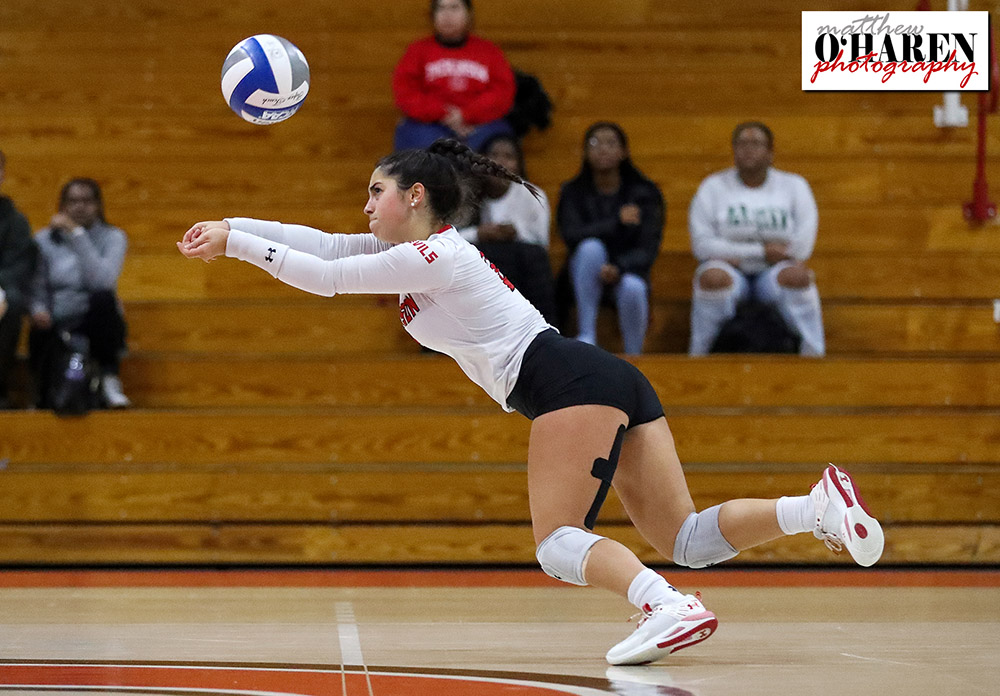 moharenphoto's tweet photo. .@DsonRedDevils women's volleyball wins in three sets over @McDaniel_VB Wednesday evening at the #KlineCenter in Carlisle, PA. #RedDevils #GoRedDevils #DSonRedDevils #AlwaysWearinTheRed #RedDevilTakeover #ForksUp #FIGHT #RISE #AllDevilsRise #DsonProud #RollDevs #RedDevilNation https://t.co/XFifbupBF6