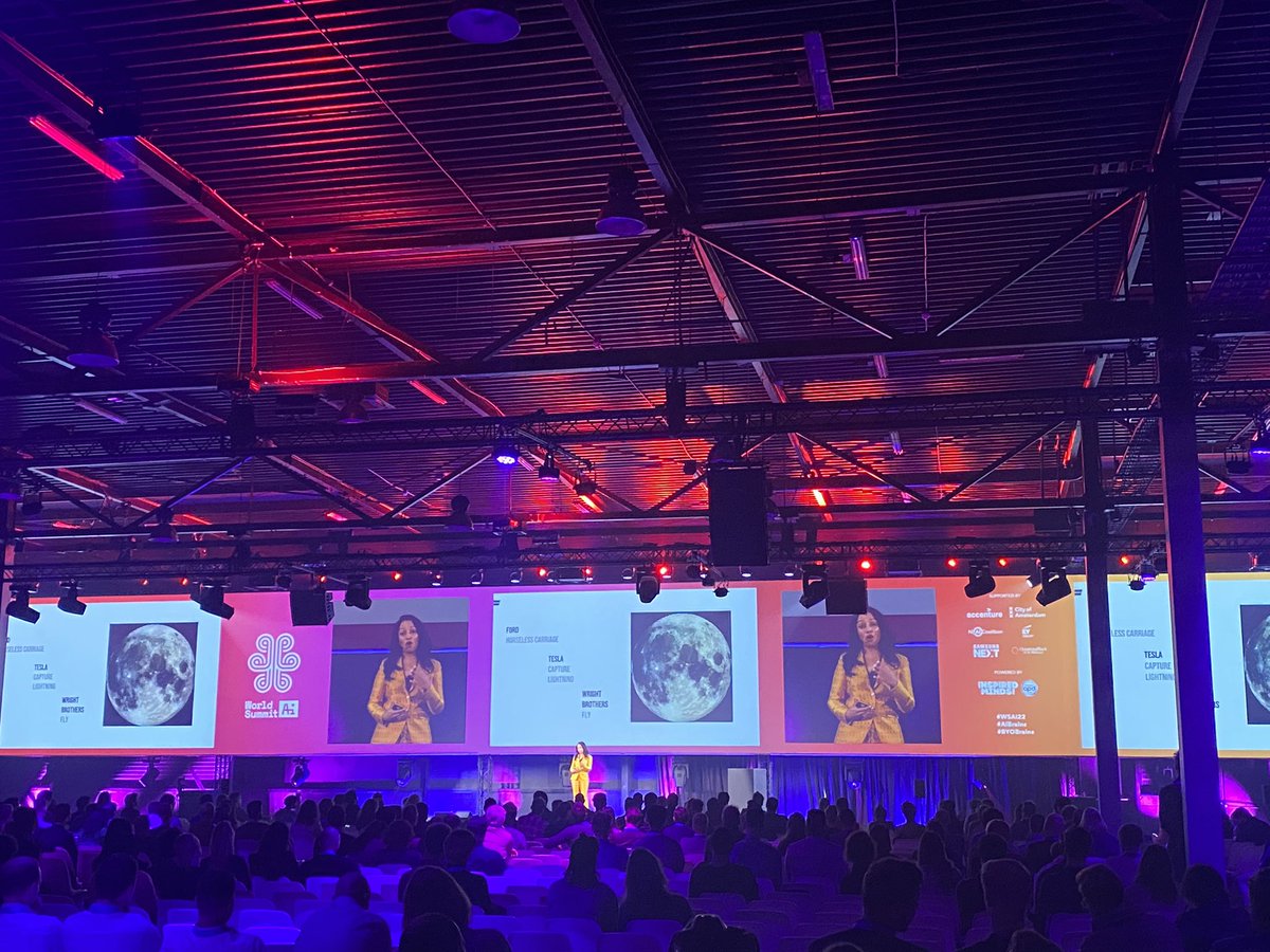 Hey all from @WorldSummitAI 🥳 Super excited to connect with people/companies ⚡️ I’m up for a coffee chat, ping me! #WSAI22 😃