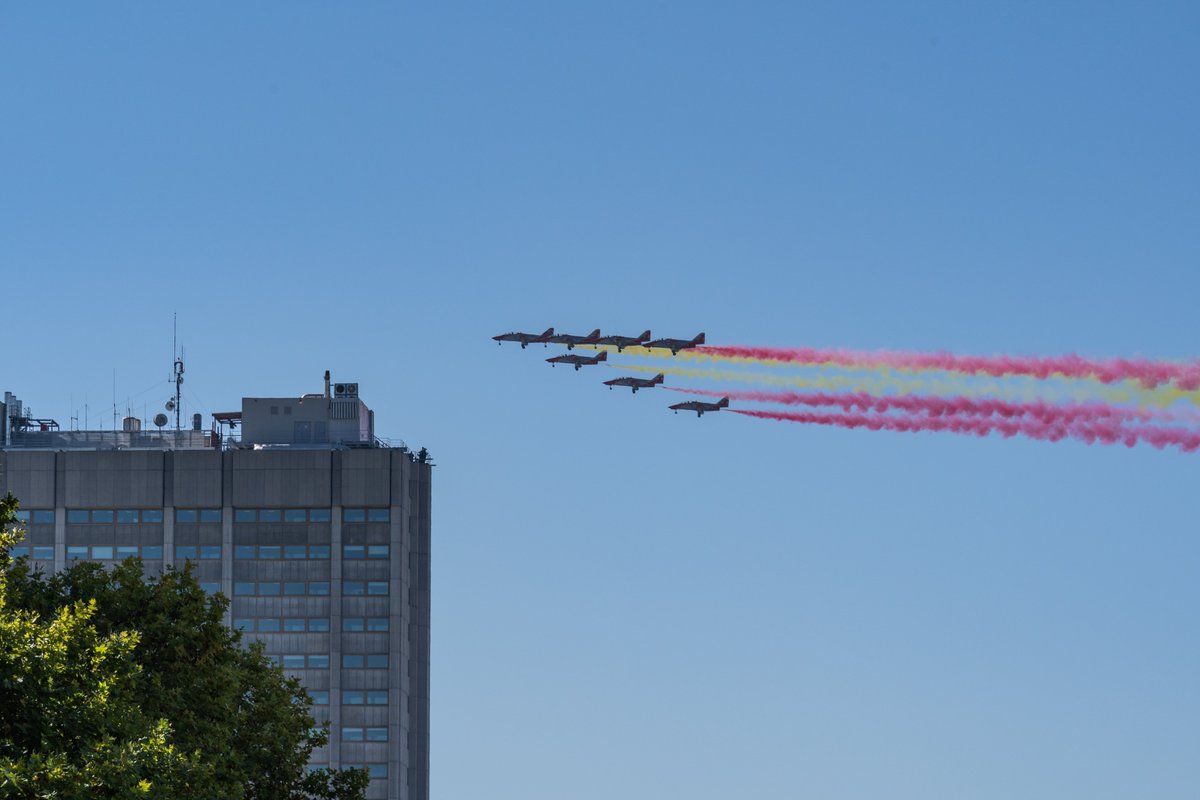 AirbusDefence's tweet photo. ¡Feliz Día de la #FiestaNacional a todos los españoles! Es un orgullo para @AirbusDefence poder contribuir con nuestros #A400M, #A330, #Eurofighter, #C295, #NH90, etc. a la defensa de la soberanía nacional, de Europa y de los países miembros de la #OTAN #12octubre #España #DFN22 https://t.co/avIOhZ5gOt