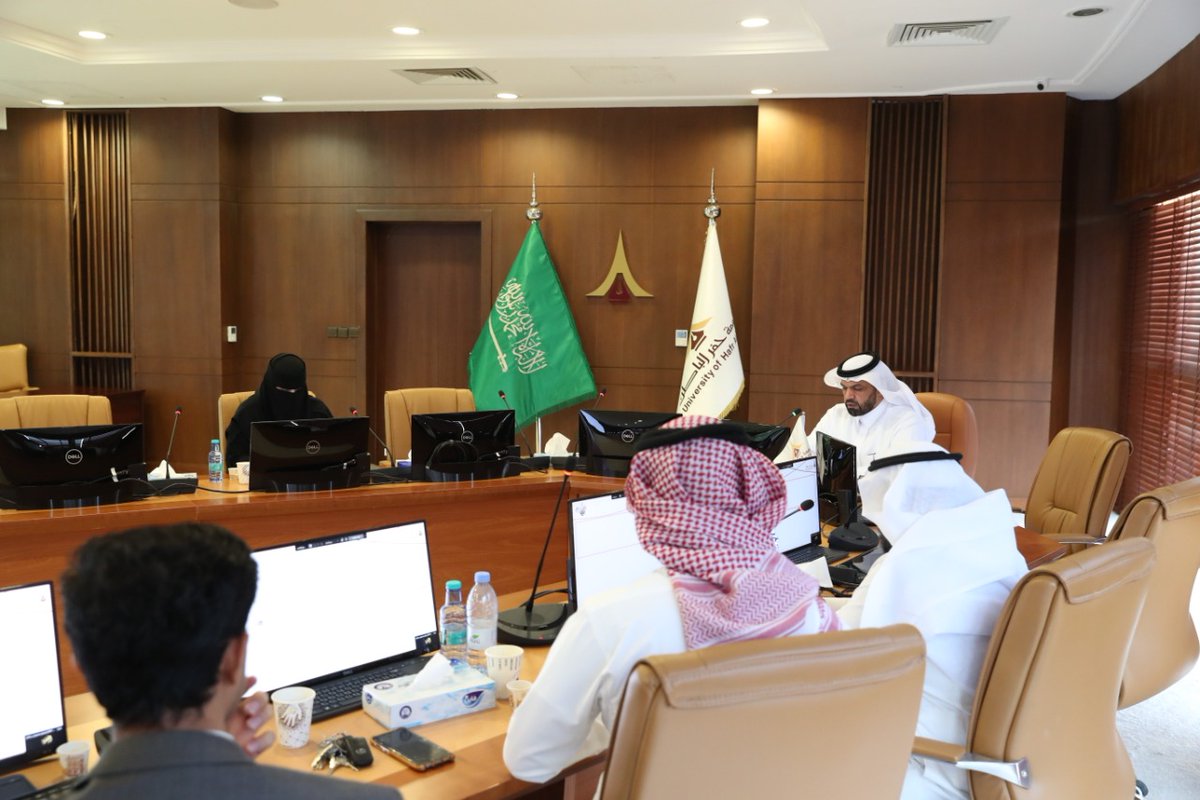 UHB_University's tweet photo. ترأس سعادة رئيس #جامعة_حفر_الباطن د. صالح بن مفلح آل صقر اجتماع فريق الجامعة لمشروع الاعتماد الدولي ABET، بحضور سعادة وكيلة الجامعة لشؤون الطالبات وعدد من قيادات الجامعة، وفريق اعتماد ABET، وتم خلال الاجتماع مناقشة خطة الجامعة للاعتمادات الدولية، وخطة كلية الهندسة لاعتماد ABET. https://t.co/ySvnuHWQCL