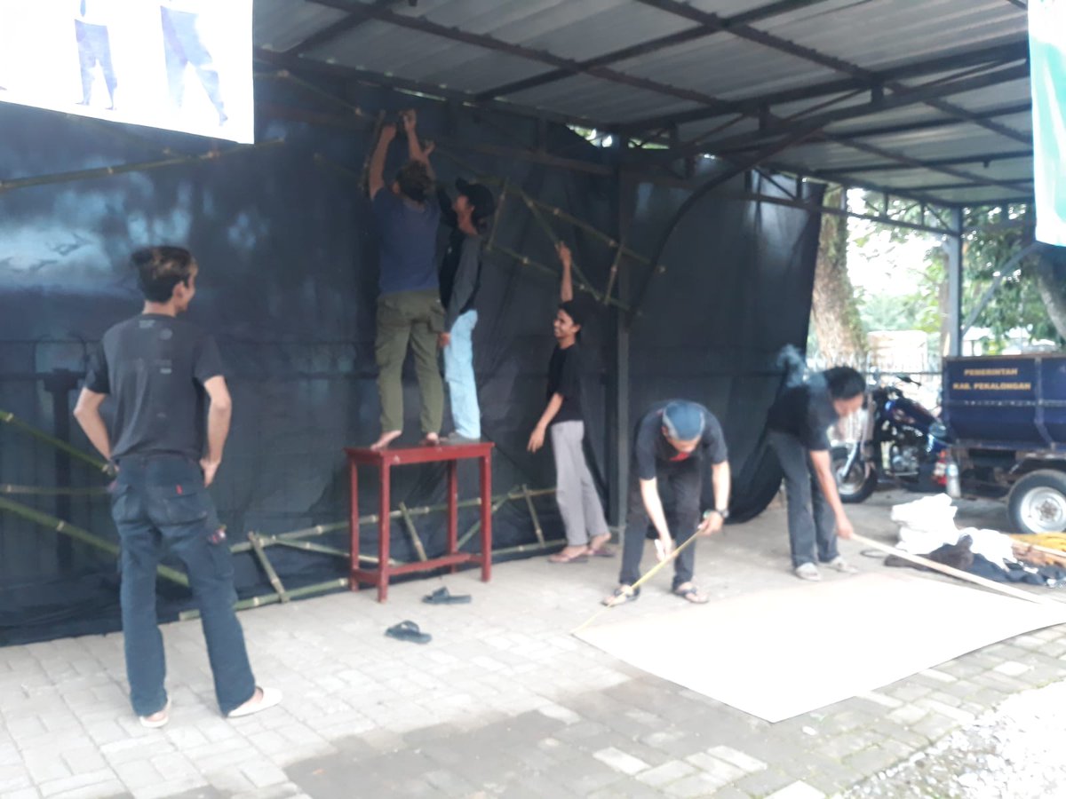 SulukPesisiran's tweet photo. Serangkaian persiapan #7thSulukPesisiran dari malam kemarin hingga sore ini.
#SPOkt https://t.co/tpCa84JQLQ