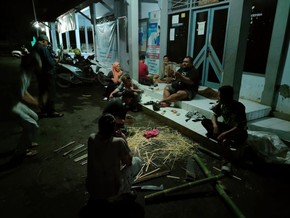 SulukPesisiran's tweet photo. Serangkaian persiapan #7thSulukPesisiran dari malam kemarin hingga sore ini.
#SPOkt https://t.co/tpCa84JQLQ