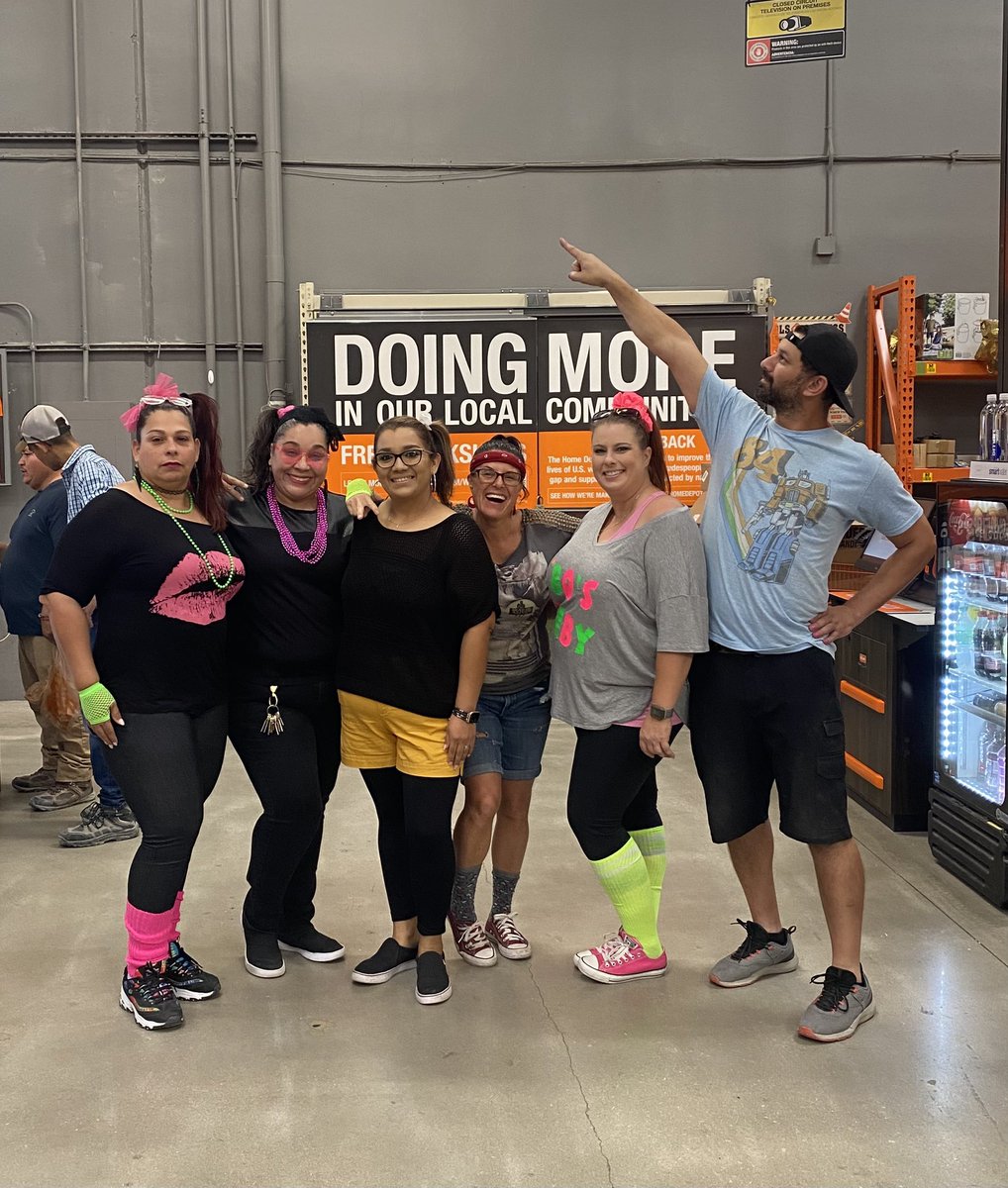 Amy Oaks tweet media