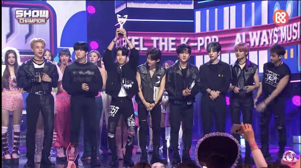 gahlixthinker's tweet photo. Stray Kids's first win of case 143 let's goooo 🥳🥳🥳🎊 CONGRATULATIONS!!!

CASE143 FIRST WIN
#CASE143_1stWin
#사건발생_Case143_첫1위
#StrayKids14thWin
#CASE143 https://t.co/7z3SfULRcU