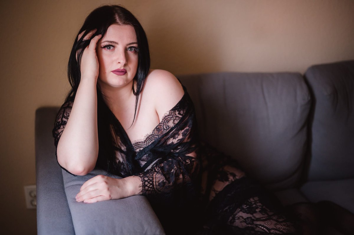 Hello money day!
#ladyelisa #lexpassion #femdom #femdomlife #curvy #curvylady #domina #fetish #fetishlady #realdom #german #misstress #findom