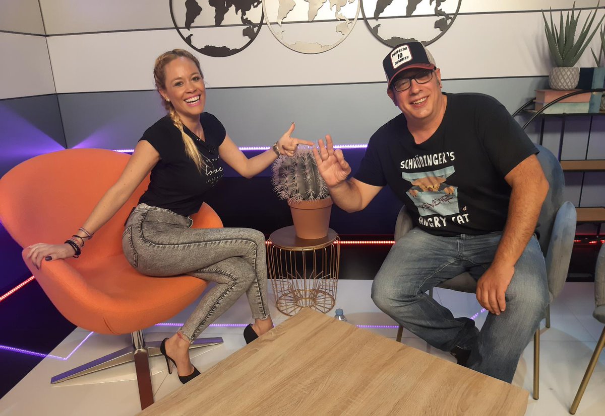 Que guay !  Volvemos con  el Rincón de la ciencia a la <a href="/8Bierzo/">La 8 Bierzo</a> !!!!!!
Cada dos lunes ahí estaremos con nuevos experimentos 🧪🧪 y retos ❓❓
<a href="/demiguelm/">MariaDMiguel</a>