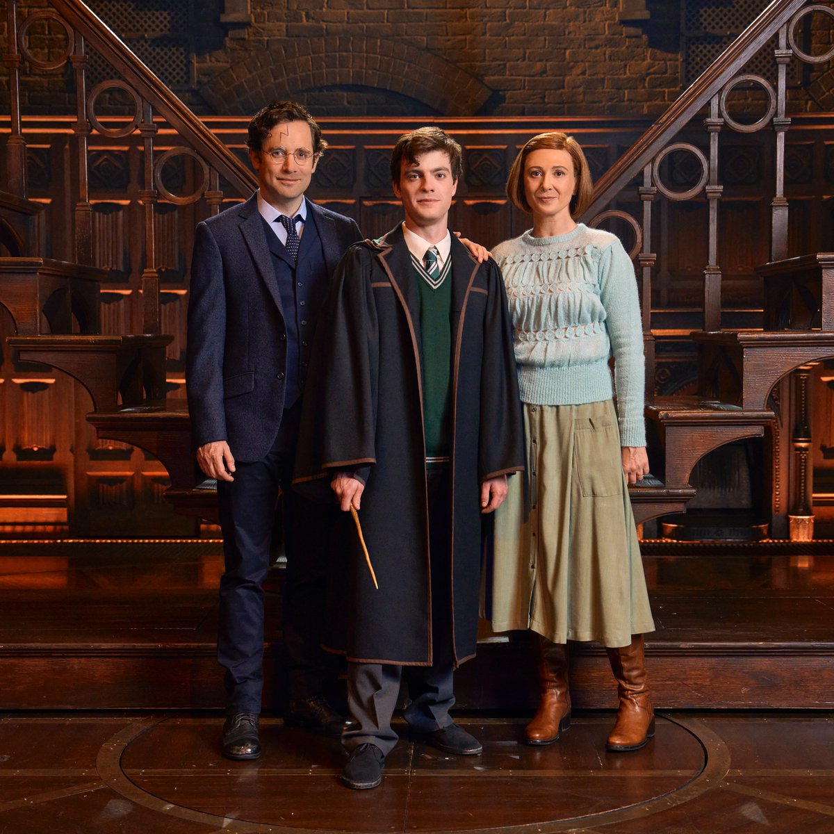 CursedChildLDN's tweet photo. Meet the Potters.

The new cast of Harry Potter and the Cursed Child will take the stage this Thursday 13 October at the Palace Theatre, London. https://t.co/XbtmT4e8q5