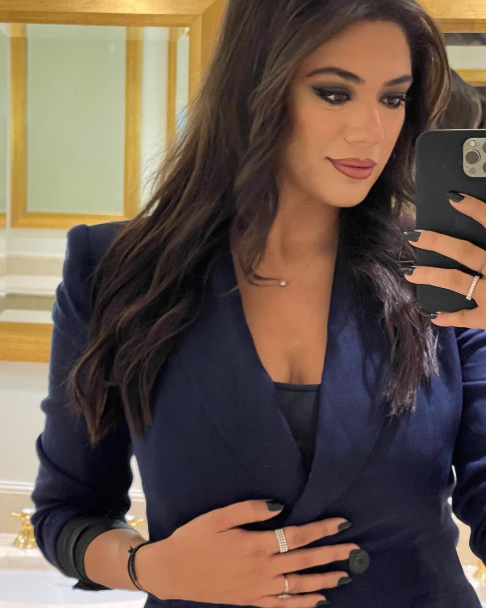 nadinewnjeim's tweet photo. These 2 days were beautiful😍! I was proud to host and moderate the panel talks at the #GRID22 event with @berytech
To see the #startup ecosystem🌎 burst with life again was a breeze of #hope that was much needed. https://t.co/JX8LMq5ICt