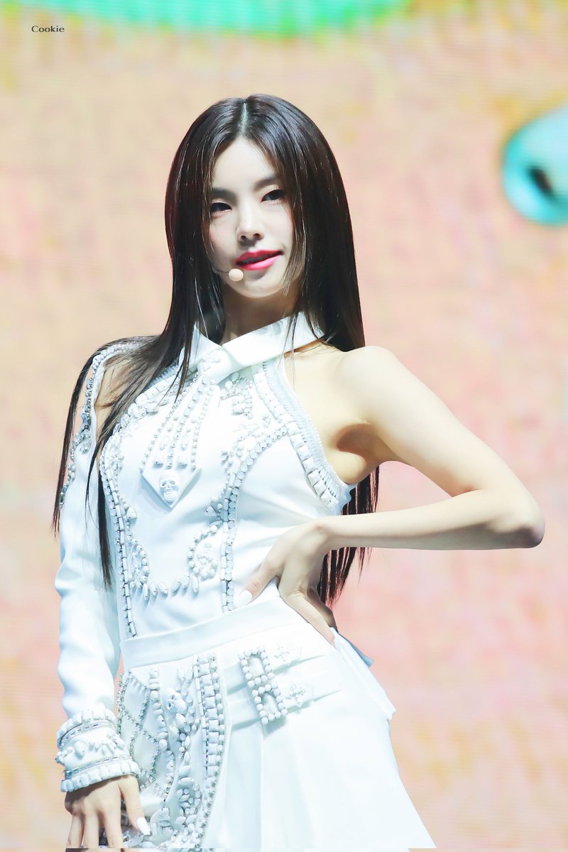 cookie_YEJI's tweet photo. 221008 🖤🖤🖤
#예지 #YEJI #있지 #ITZY
@ITZYofficial https://t.co/2dKggo5T8A
