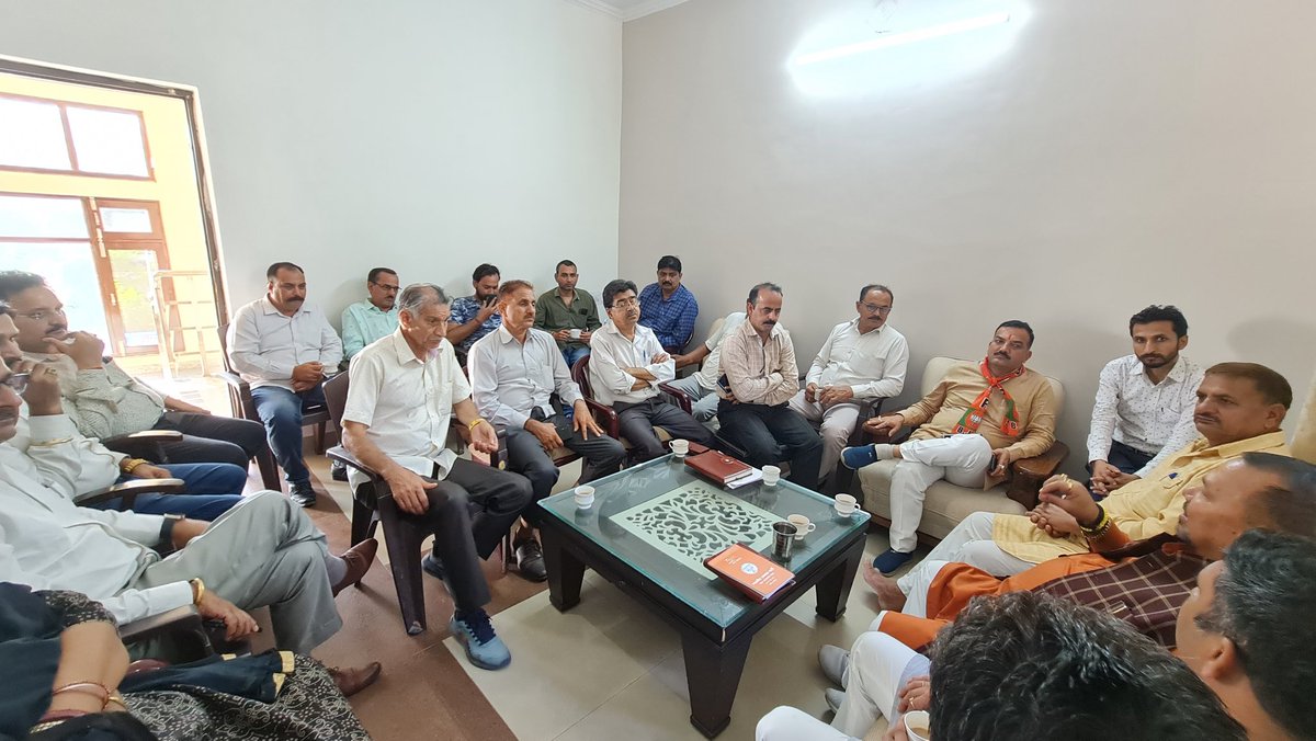 AshutoshbjpSln's tweet photo. आदरणीय प्रधानमंत्री श्री @narendramodi जी की ऊना में होने वाली विशाल जनसभा को लेकर संख्या की दृष्टि से नालागढ़ मंडल की बैठक सम्पन्न हुई।

शिमला संसदीय क्षेत्र के प्रवासी प्रभारी श्री @DanSinghRawat1 जी बैठक में विशेष रूप से उपस्थित रहे। https://t.co/IRtoqM01yB