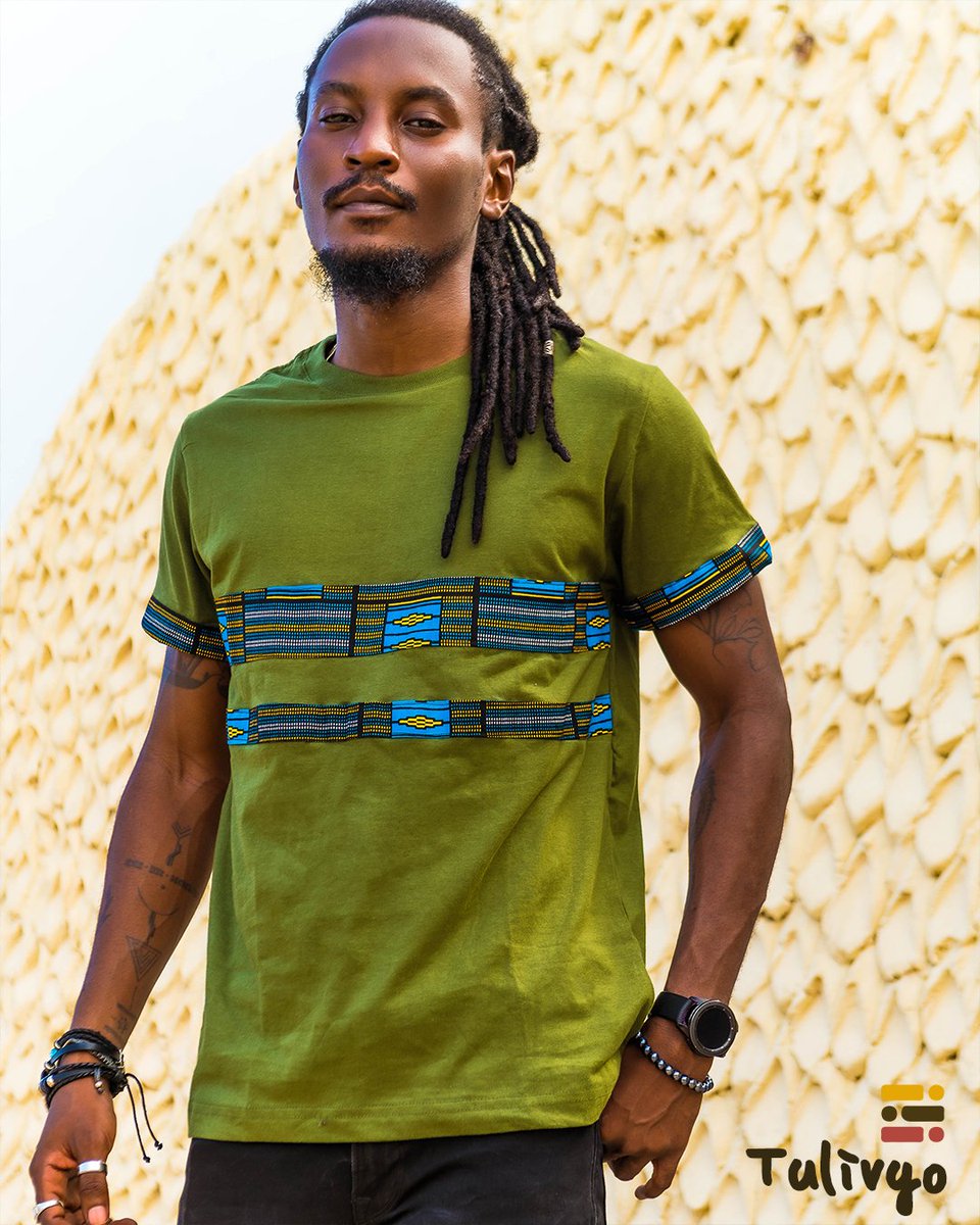 tulivyo's tweet photo. The point is to look good even in a casual Tee 😁👌🏾 
🍂 https://t.co/CzVlhUyvZ9 https://t.co/AFVgLDuyER