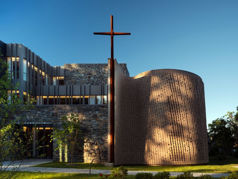 imiweb's tweet photo. The perforated structure of St.Joseph’s Arrupe Hall gives masonry an unexpectedly airy look, but a thoughtful structural system provides rigidity
From its design to its construction, the hall pushes the boundaries of innovation, resulting in a space that creates community
#JBC22 https://t.co/ZmxnnAZLZz