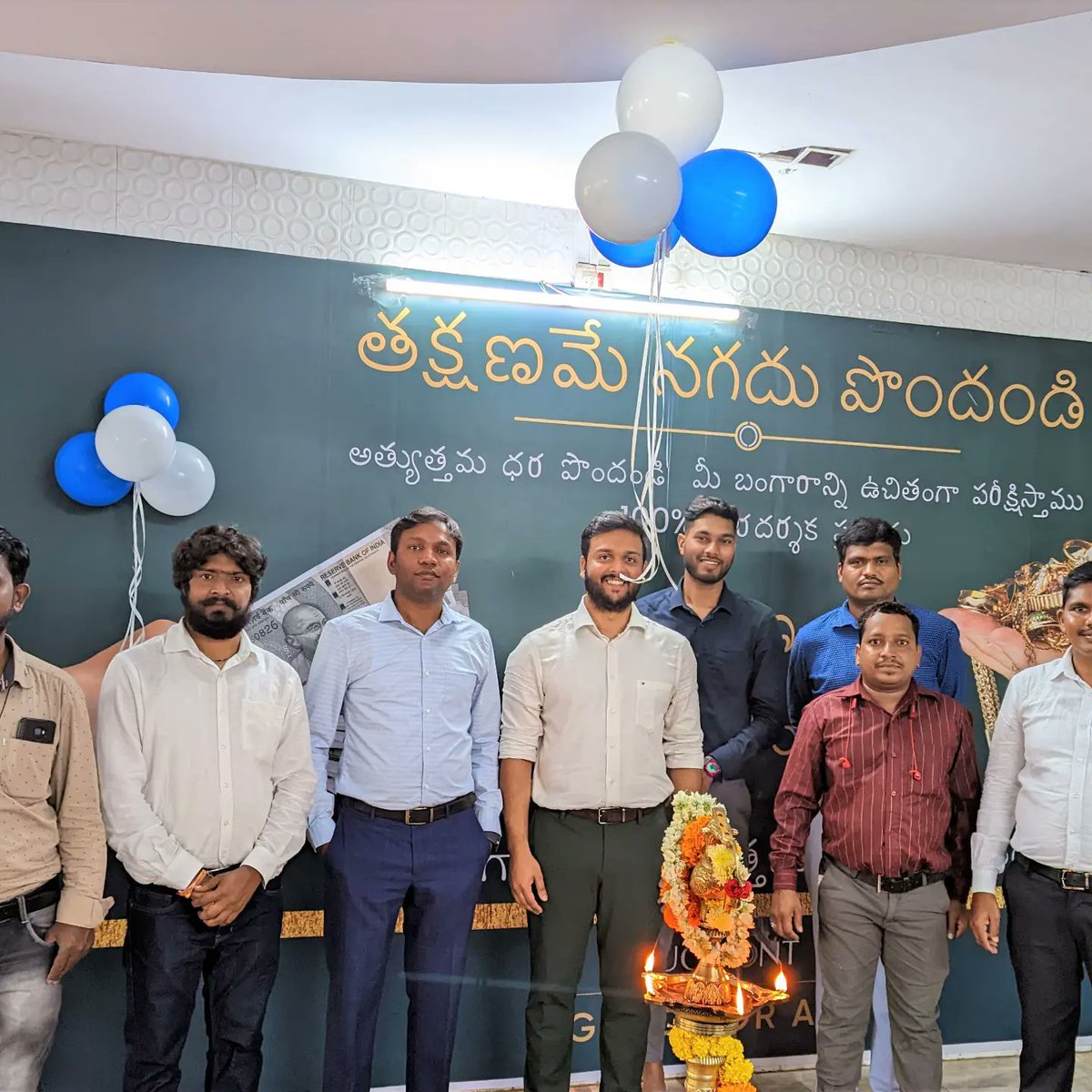 ASelloldgold's tweet photo. After the successful branch launch at Mumbai, Zaveri Bazar in September 2022, Augmont Gold For All is super excited to announce the inauguration of its Sell Old Gold branch launch in Hyderabad, India today (12th of October, 2022). 

#Augmont #AugmontGold #AugmontGoldForAll https://t.co/52q6sF1ORr
