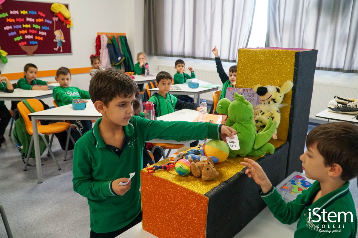 iStemKoleji's tweet photo. İngilizce konuşma pratiği yapmaya teşvik etti.
#roleplay #toyshop #FunwithEnglish #imagination #playshops #istemkoleji #eğitimeiyigelecek #atölyeakademi #İStemKolejiİlkokul https://t.co/rztksi72Ow