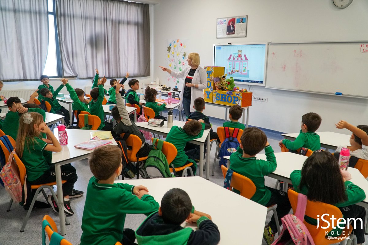 iStemKoleji's tweet photo. İngilizce konuşma pratiği yapmaya teşvik etti.
#roleplay #toyshop #FunwithEnglish #imagination #playshops #istemkoleji #eğitimeiyigelecek #atölyeakademi #İStemKolejiİlkokul https://t.co/rztksi72Ow