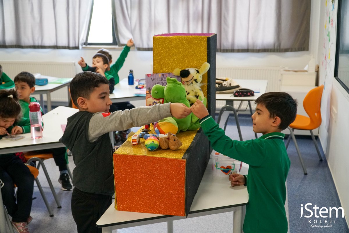 iStemKoleji's tweet photo. İngilizce konuşma pratiği yapmaya teşvik etti.
#roleplay #toyshop #FunwithEnglish #imagination #playshops #istemkoleji #eğitimeiyigelecek #atölyeakademi #İStemKolejiİlkokul https://t.co/rztksi72Ow