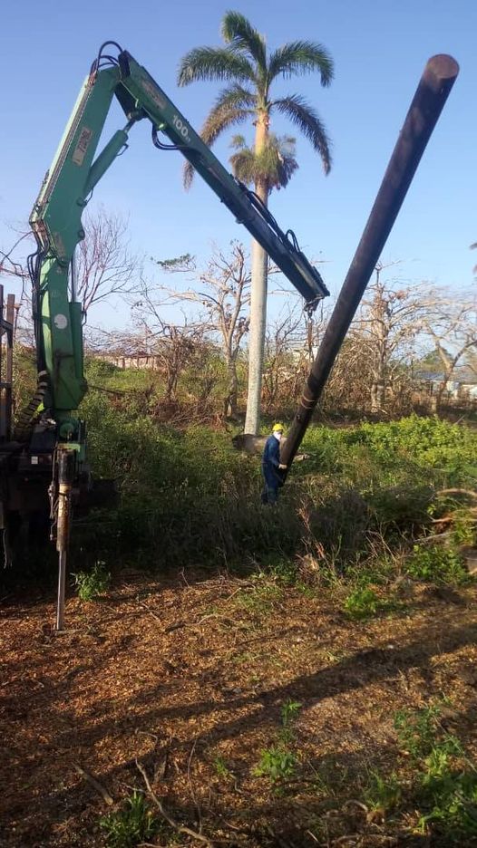 Yeydel77: cubacooperaven: Eléctricos de varias provincias de Cuba trabajan incansablemente para restablecer el servicio en la provincia Pinar del Río.

#FuerzaCuba #CubaPorLaVida #Cuba #CubaEsAmor #TodosJuntos #FuerzaPinar