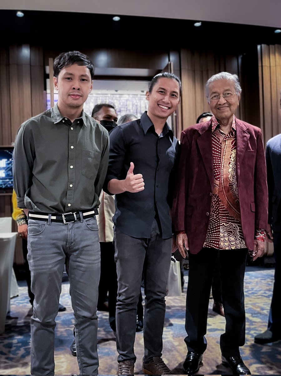 CasaAudio's tweet photo. We've worked with a lot of big corporate names and brands over the years. There is nothing that makes us feel more honoured than to have supplied our sound system for an event in which our very own former 4th and 7th Prime Minister, Tun Dr. Mahathir @chedetofficial had attended. https://t.co/a1icnqO8SN