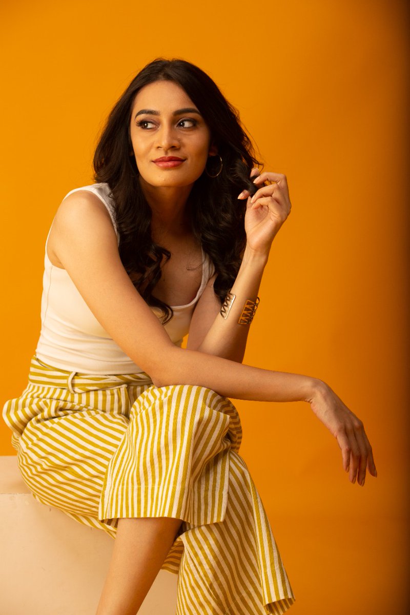 vamsikaka's tweet photo. 2 Days to Go!
"#Neetho film will not be a Regular LOVE Story"
Gorgeous Beauty @RajSaathvika exudes mighty confidence about the film in the interviews
#NeethoFromOct14th
@aberaam @balusharma14 @pruthvicreation @MillionDreams_C #VivekSagar @IamEluruSreenu https://t.co/mf7xC9H24z