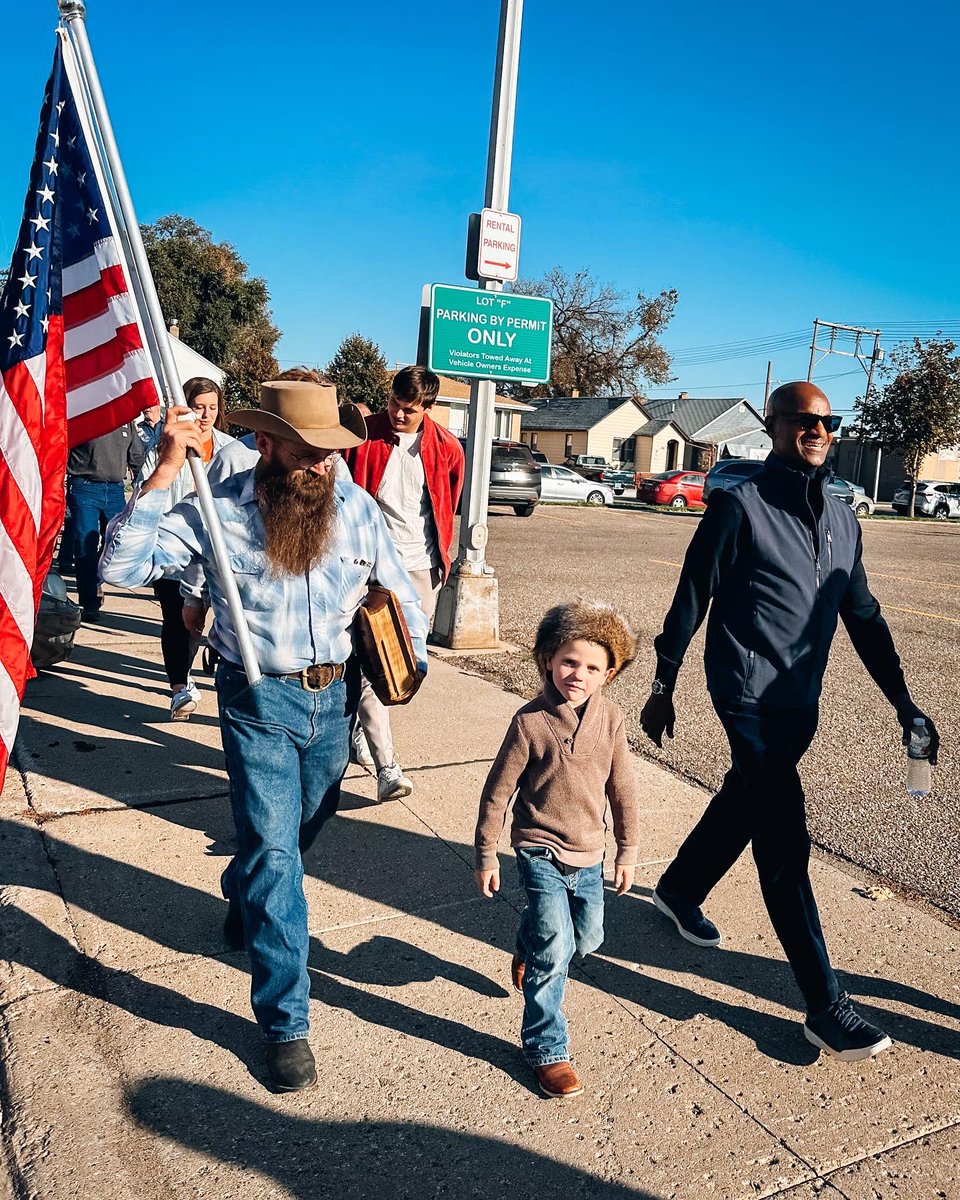 RadkeAmanda's tweet photo. Hey @trentloos when’s the next #ManMarch happening? https://t.co/r5EqgE3UY9
