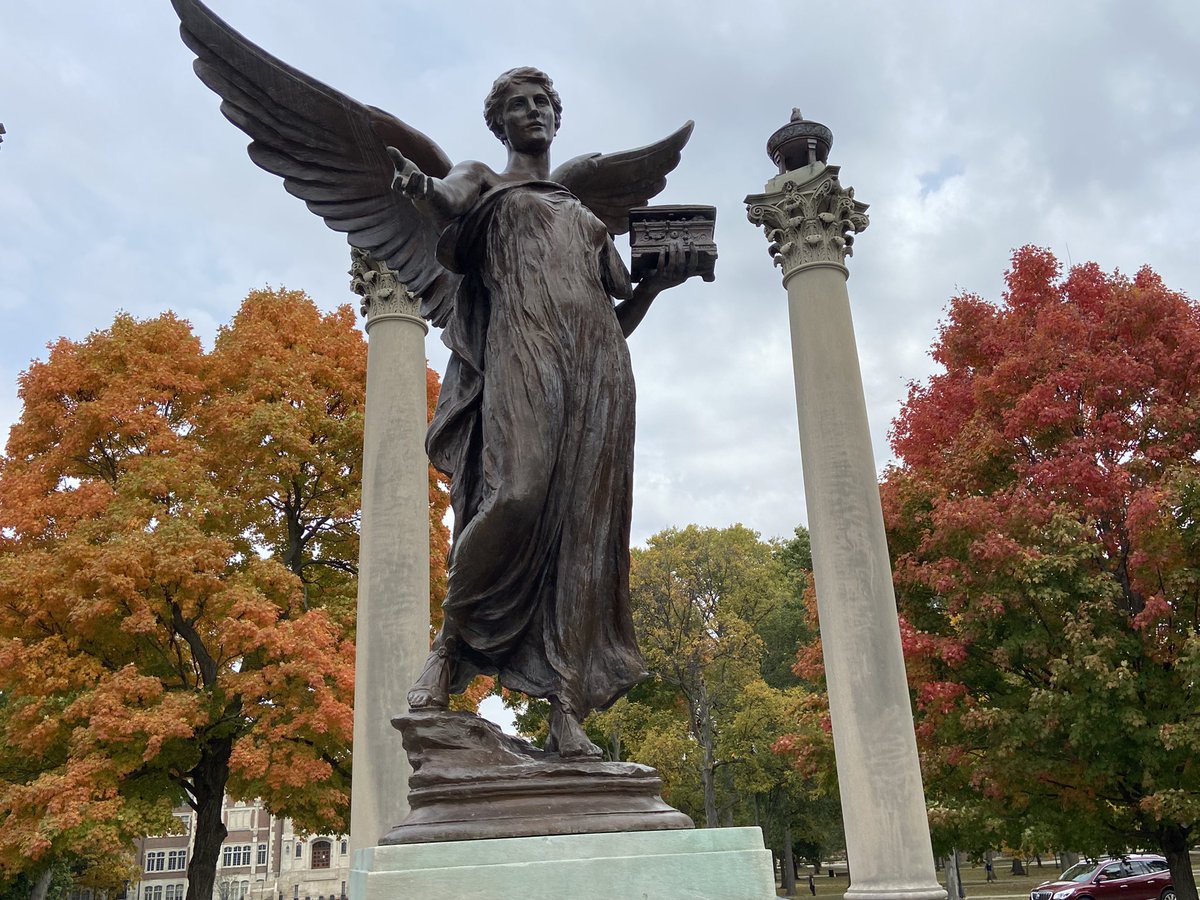 BSUWorkingwell's tweet image. Our campus is amazing and full of color right now!  Practice self care by talking a quick walk around campus!  #BSU