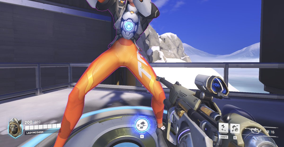 Why does Tracer have a camel toe… devs be fr <a href="/PlayOverwatch/">Overwatch</a>
