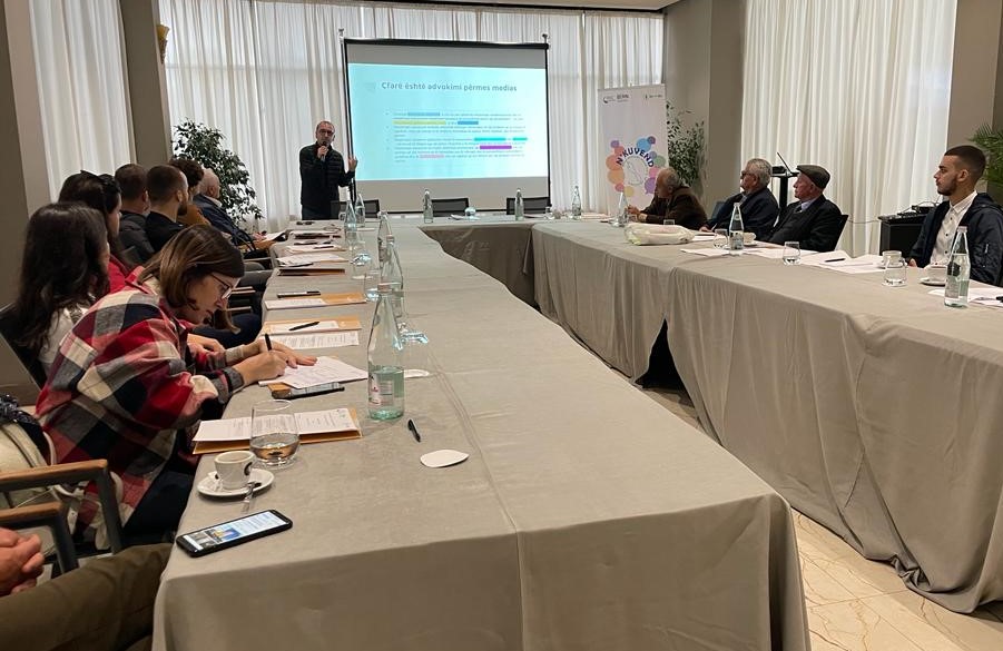 rec_albania's tweet photo. ℹ👇📍REC Shqipëri në partneritet me BIRN po zhvillojnë tani një veprimtari trajnuese me OSHC të rajonit jugor.
#N'Kuvend #GreenAL #CoPLAN #Greenschools #BIRN #EnvironmntalEducation #SchoolManagement #SIDA #MbrojtjaMjedisit #AdvokojmëPërMjedisin https://t.co/JEJx6vyrUZ